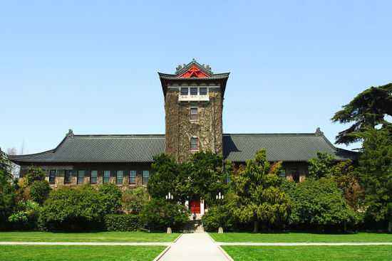 江苏省大学排名出炉，苏大进入前三甲，江苏大学位列第四名