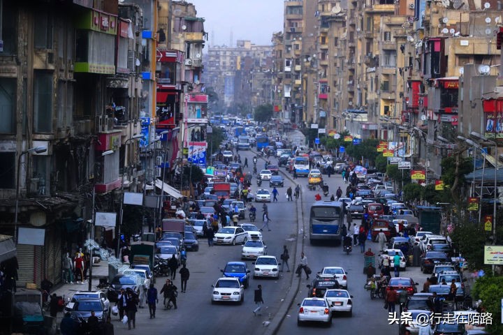 埃及开罗：产能低、人口多、小偷泛滥，军方出资4000亿迁都