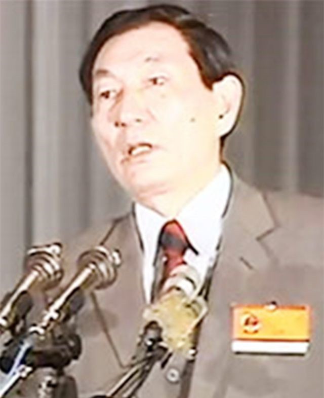 朱镕基的中学成绩单曝光：学籍档案保存69年，沉默的天才少年