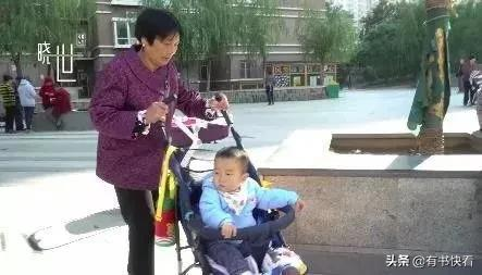 她,50岁,在北京给儿子当“免费保姆”:1800万老漂族何去何从?