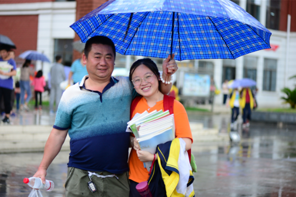 河北4所民办学校“被惩罚”，争抢生源还乱收费，家长拍手叫好