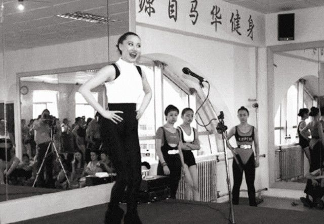 健美皇后马华：90年代的当红明星，为何41岁事业顶峰时英年早逝？