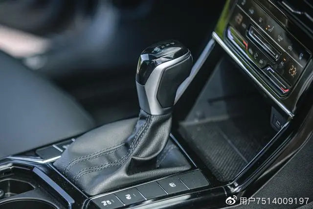 试驾｜摆脱以往的商务气息，试驾上汽大众新帕萨特330TSI