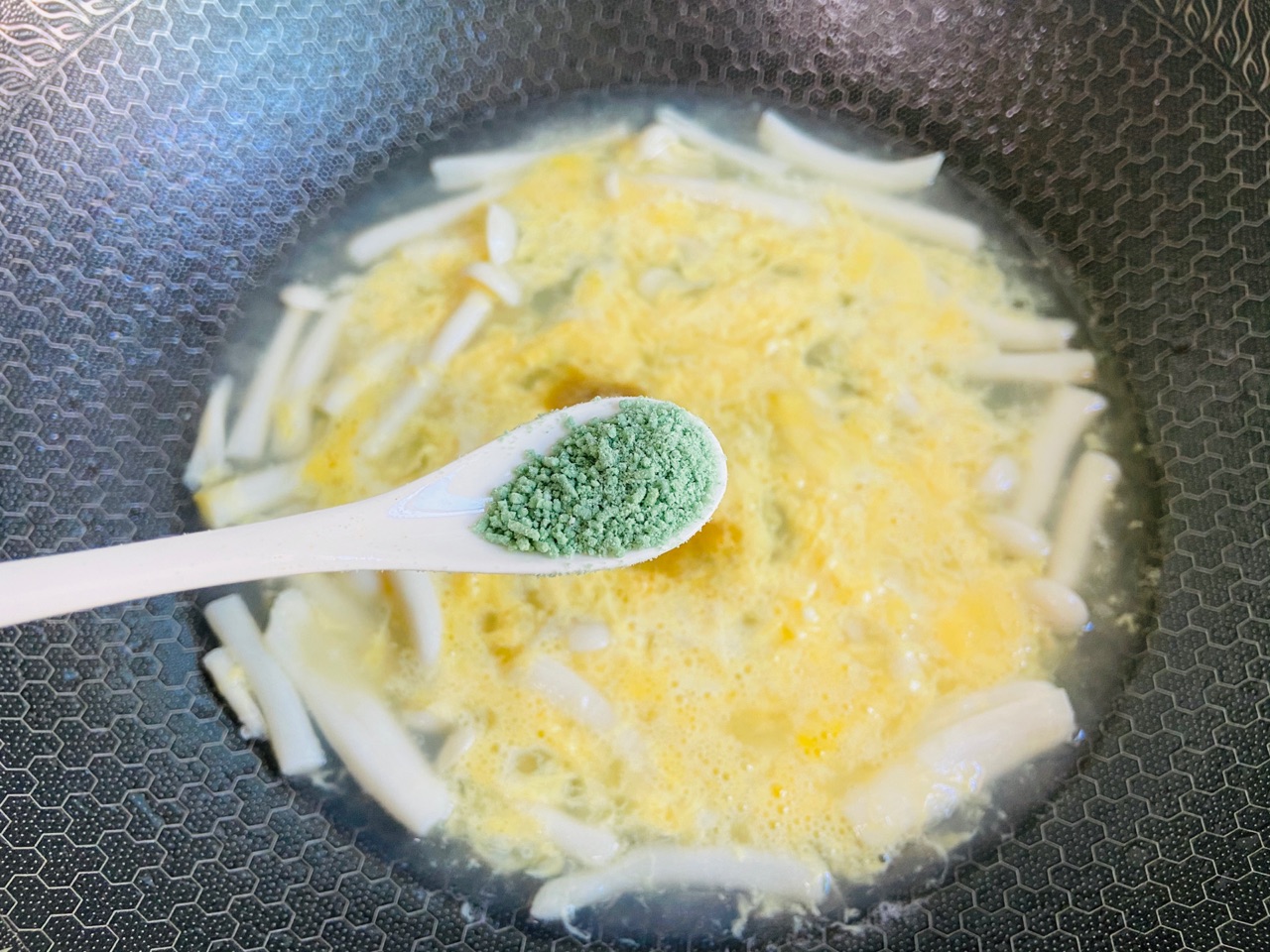 秋天适合喝这汤，6块钱煮一锅，营养好吸收，低脂低卡，别错过了