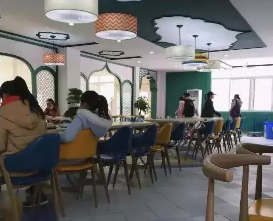 四川民族学院落户泸定！而我们却把青春留给了姑咱的风和大渡河！