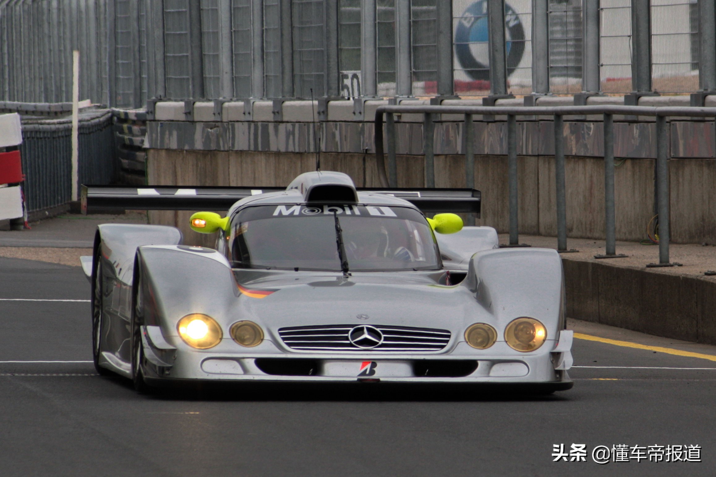 即是跑車,又是賽車,它就是奔馳clk gtr