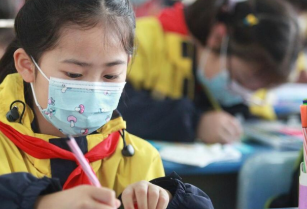 国家鼓励生育三胎，年轻人表示不愿生？2021新提议获家长支持