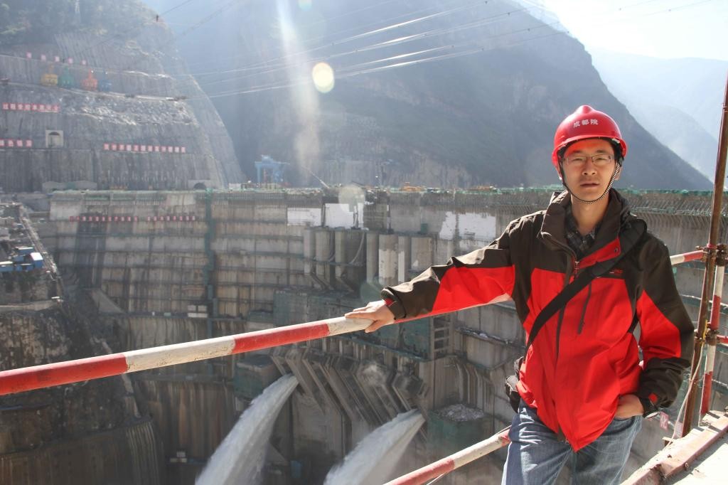 他博士毕业于海外名校，毅然回国任职顶尖985，如今成果应用于“国之重器”！