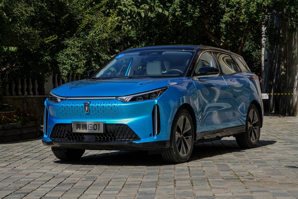 舒适又梦幻 奔腾e01是年轻人的菜