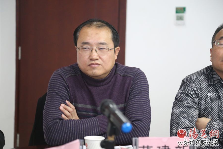 闫瑾散文集《我们在一起》首发式暨作品研讨会在陈仓区举行