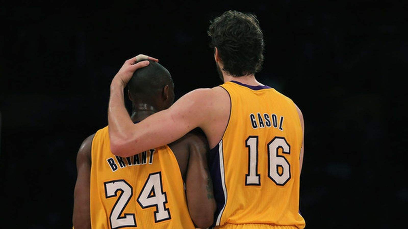 在谈到湖人有可能退役自己的球员时,保罗加索尔这样说道:"如果这件事