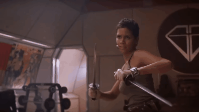 安娜·德·阿瑪斯：從花瓶美女到全球純欲風(fēng)代言人的逆襲之路