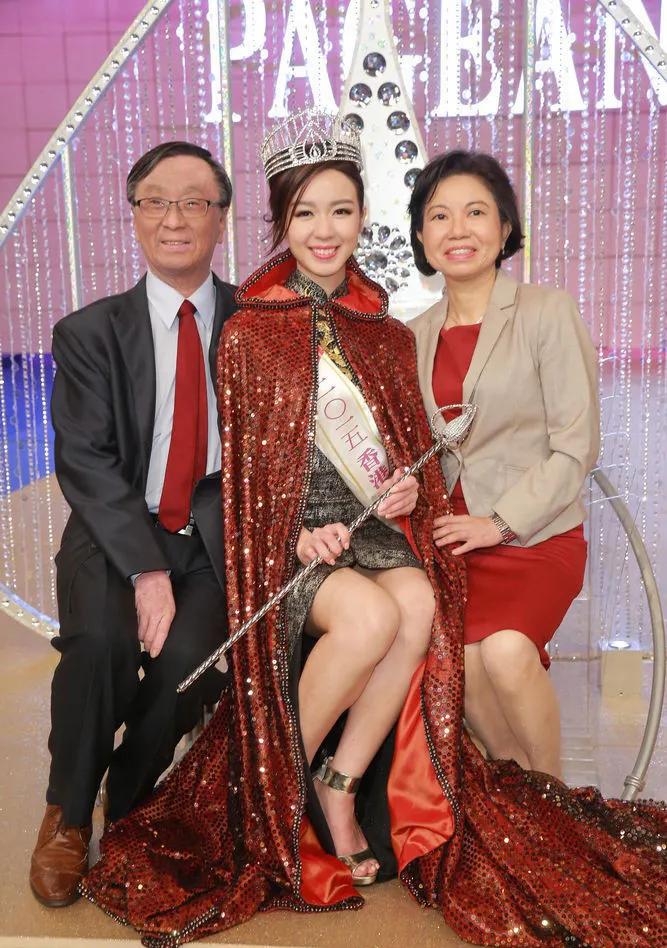 从前的港姐是贫家女孩的青云路,现在的港姐为何多是富家女……