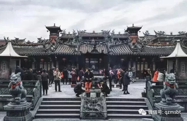 泉州涂门街关帝庙，上香、求签、拜拜的步骤都在这儿了