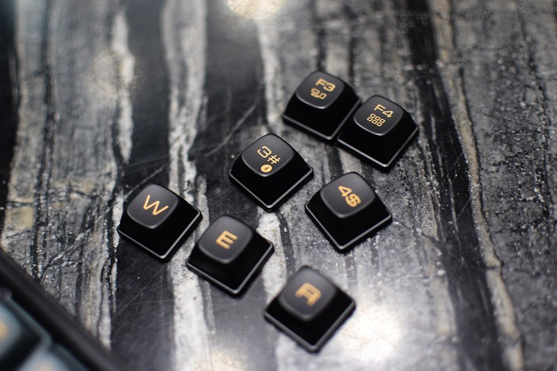 个性十足 与众不同 Lofree洛斐小浪蓝牙机械键盘