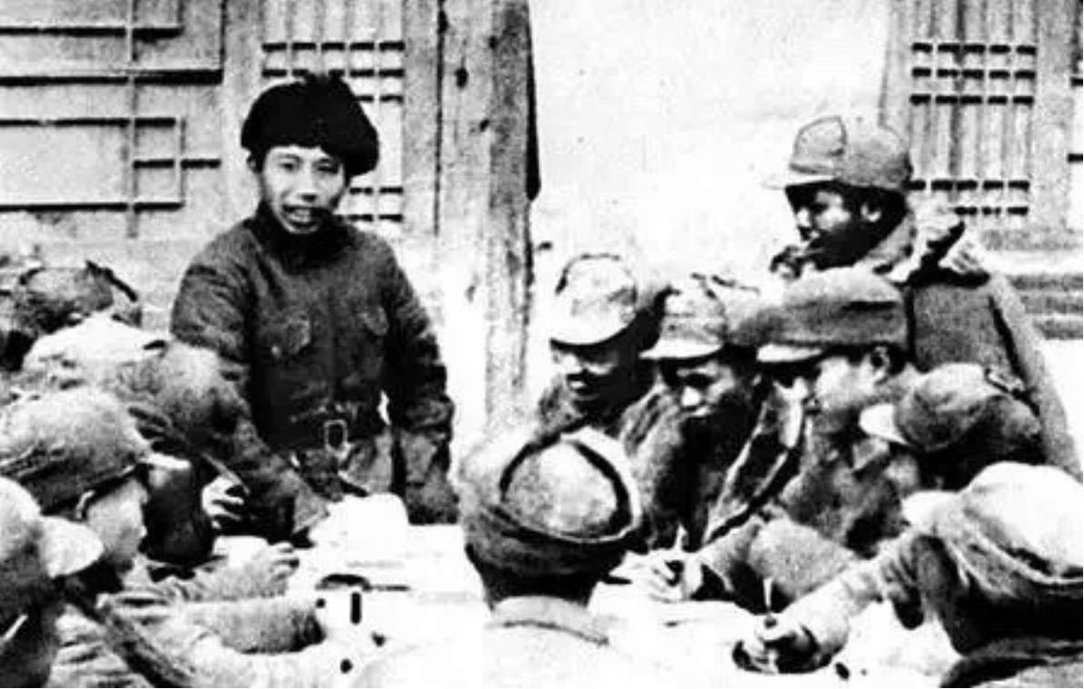 建国后中央禁止持枪见主席，王震是个例外，主席：别拿原子弹就行
