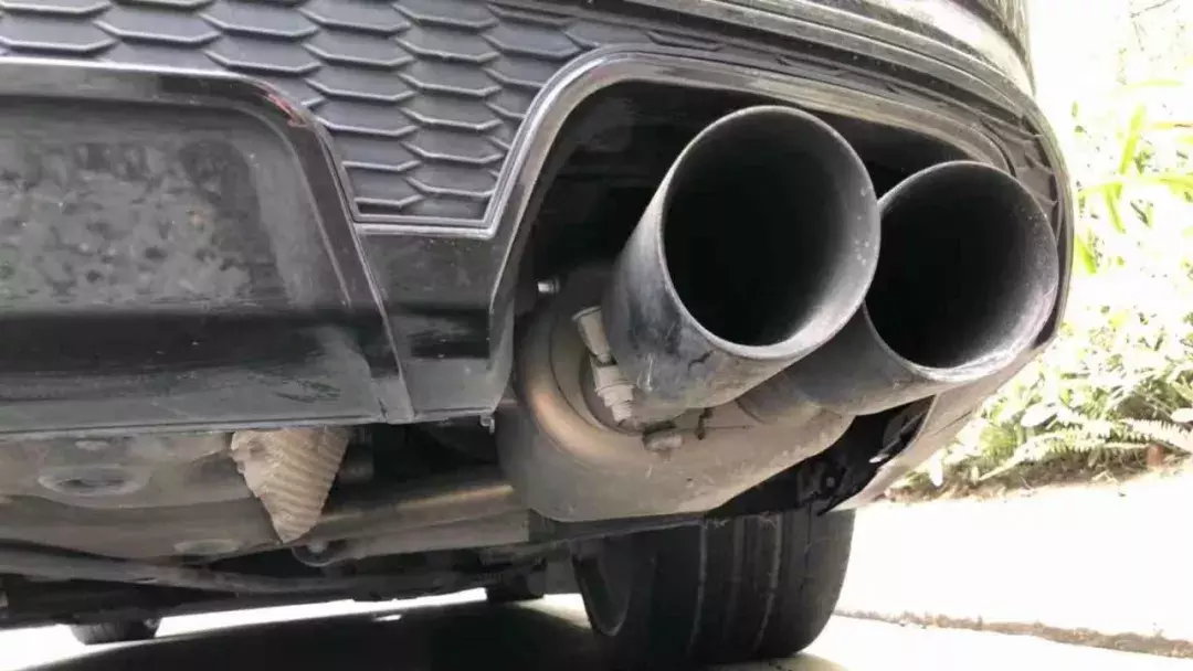 网店老板开奥迪来珠海探亲，竟被交警盯上，10万块打水漂！