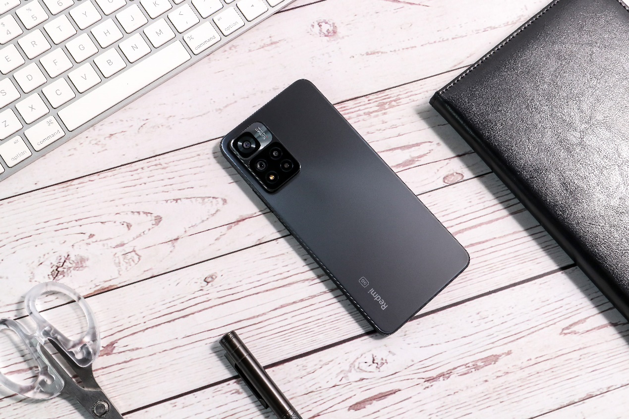 目前性价比最高的三款手机，款款低价高配，体验不输旗舰机