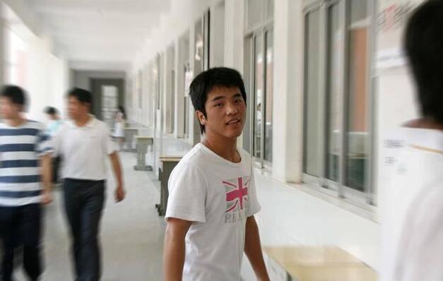 高考当天别穿“校服”，可能会影响高考成绩，提前了解不吃亏