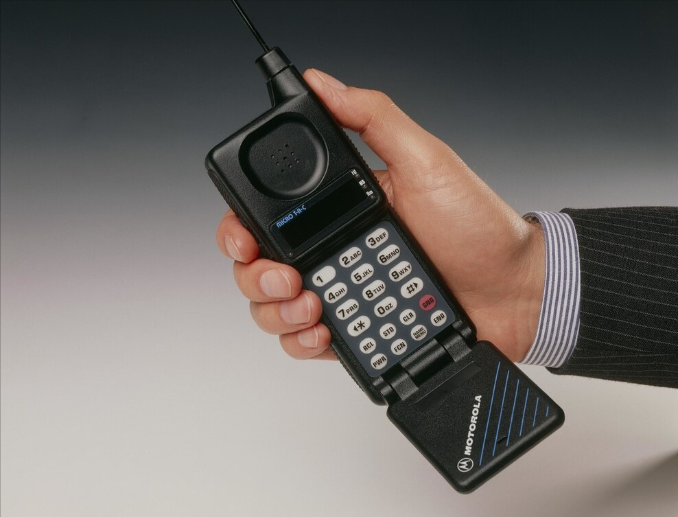 更重要的是他害怕摩托罗拉看不上他们的公司.