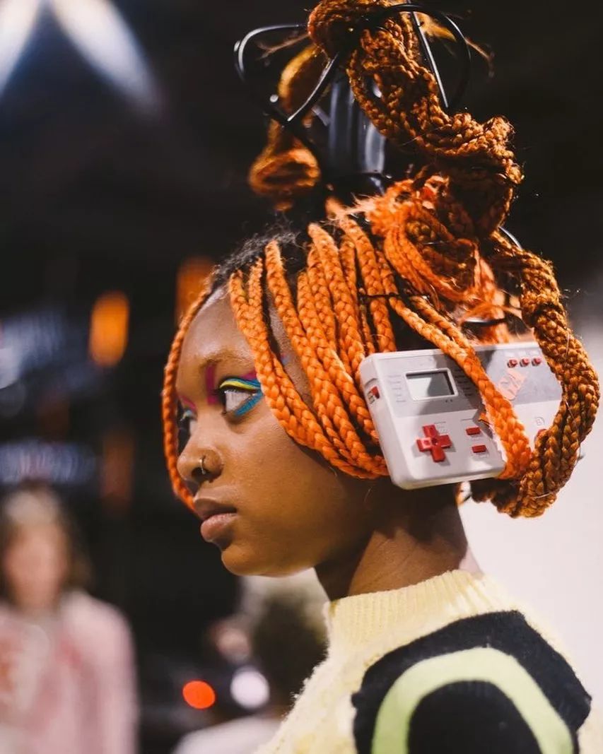 “以前看不起ACG，现在恨不得全身ACG。”