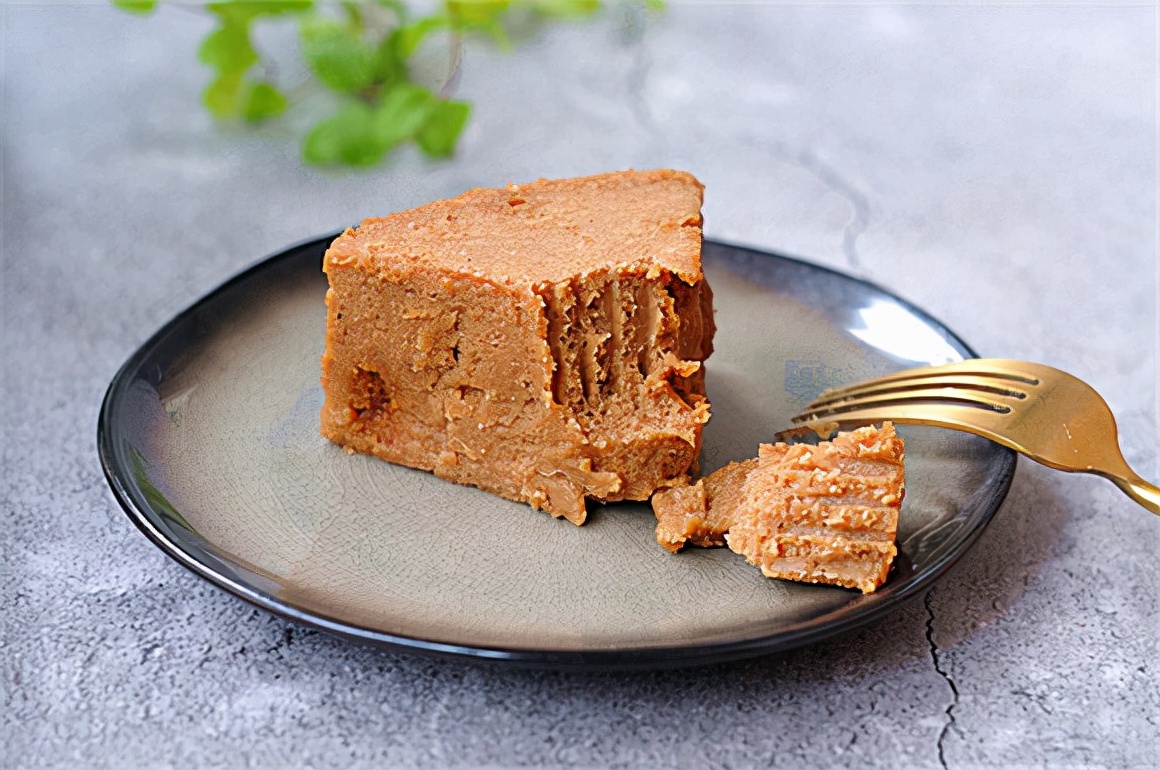 比蛋糕细腻、比发糕柔软，天气寒冷抓紧吃！这道冬天“黄金”糕