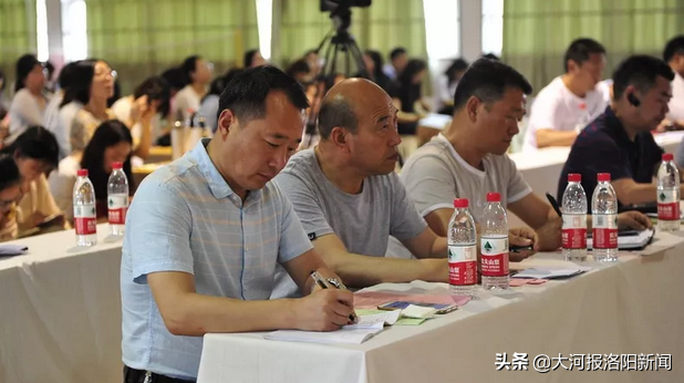 营造书香校园 润泽金色童年——孟津县“营造书香校园”展示交流活动在双语学校隆重举行