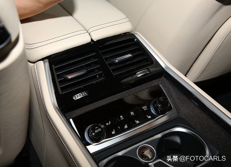 宝马M760Li 6.6T V12实拍，炭黑极富磨砂质感，宝马史上最快加速