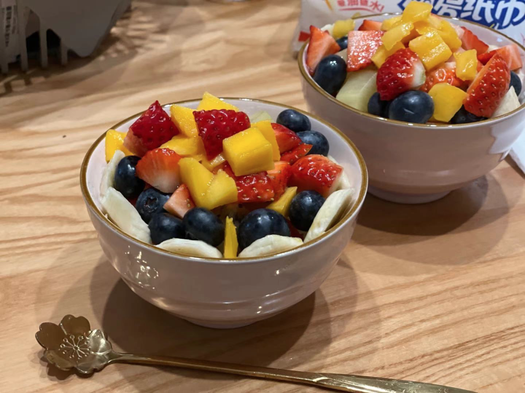 我跟着尹正吃独家减肥餐5天瘦了7斤，留学生：双下巴的我有救了