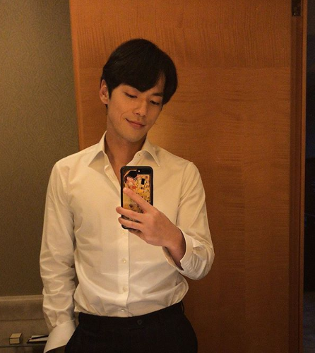 《爱的迫降》男星再道歉！曾因入戏太深患抑郁，当场给女星摆臭脸