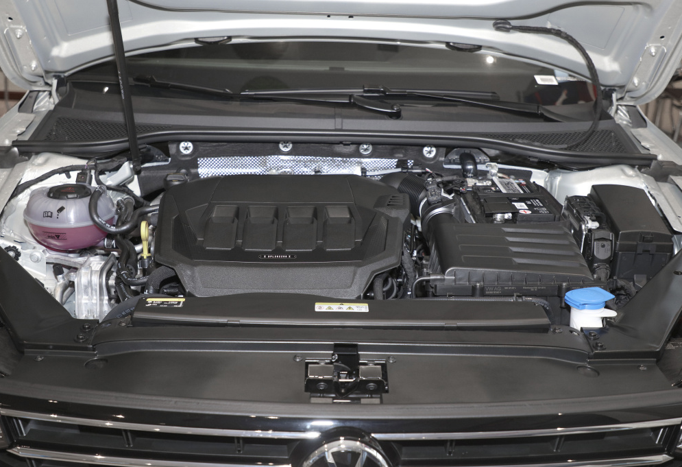 落地22万的大众迈腾到底有什么魔力？网友：颜值高动力还强