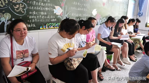 营造书香校园 润泽金色童年——孟津县“营造书香校园”展示交流活动在双语学校隆重举行