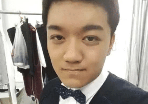 还记得《家有儿女》三姐弟吗？哥哥姐姐都大火，弟弟如今颜值逆袭