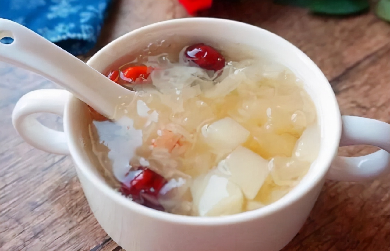 肺不好的人要远离鸡蛋吗？若想养肺，建议多吃这4种白色食物