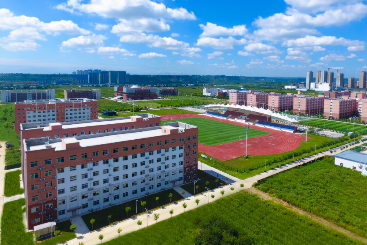 西安迎来“新突破”，汽车学院升级成大学，网友：有蓝翔名气大么