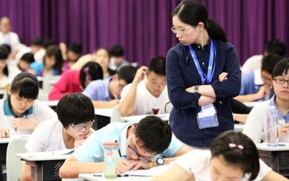 2020年高考英语结束，英语作文没有发现李华，考生：二卷太难了