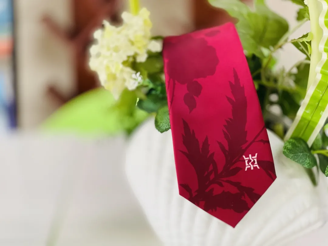 毕业快乐！沪上39所院校的毕业礼品，你最心仪哪种？