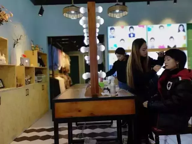 东方影都茂“光影市集”即将开业，自媒体探店先睹为快，福利等你拿