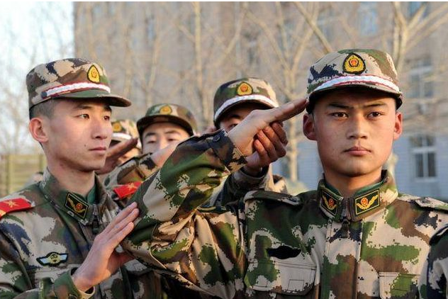 大学生当兵分等级，级别越高待遇越高，想要参军的大学生要知道