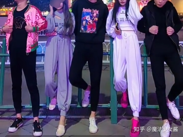 如何看待现在初高中里自称的「社会人」？