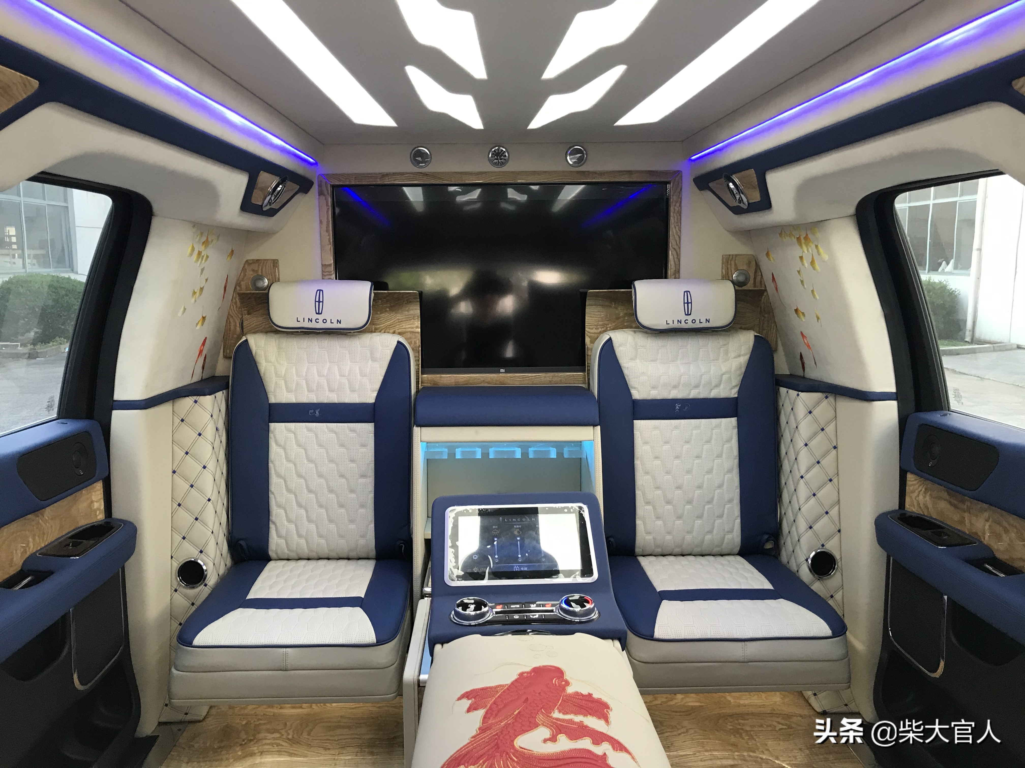 市场仅存的两款礼宾车，林肯领袖一号将经典奢华传承下去