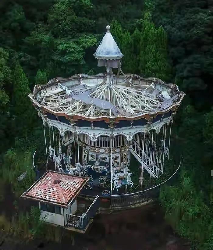 世界上50个被遗弃的地方，人类退去，留下一片废墟
