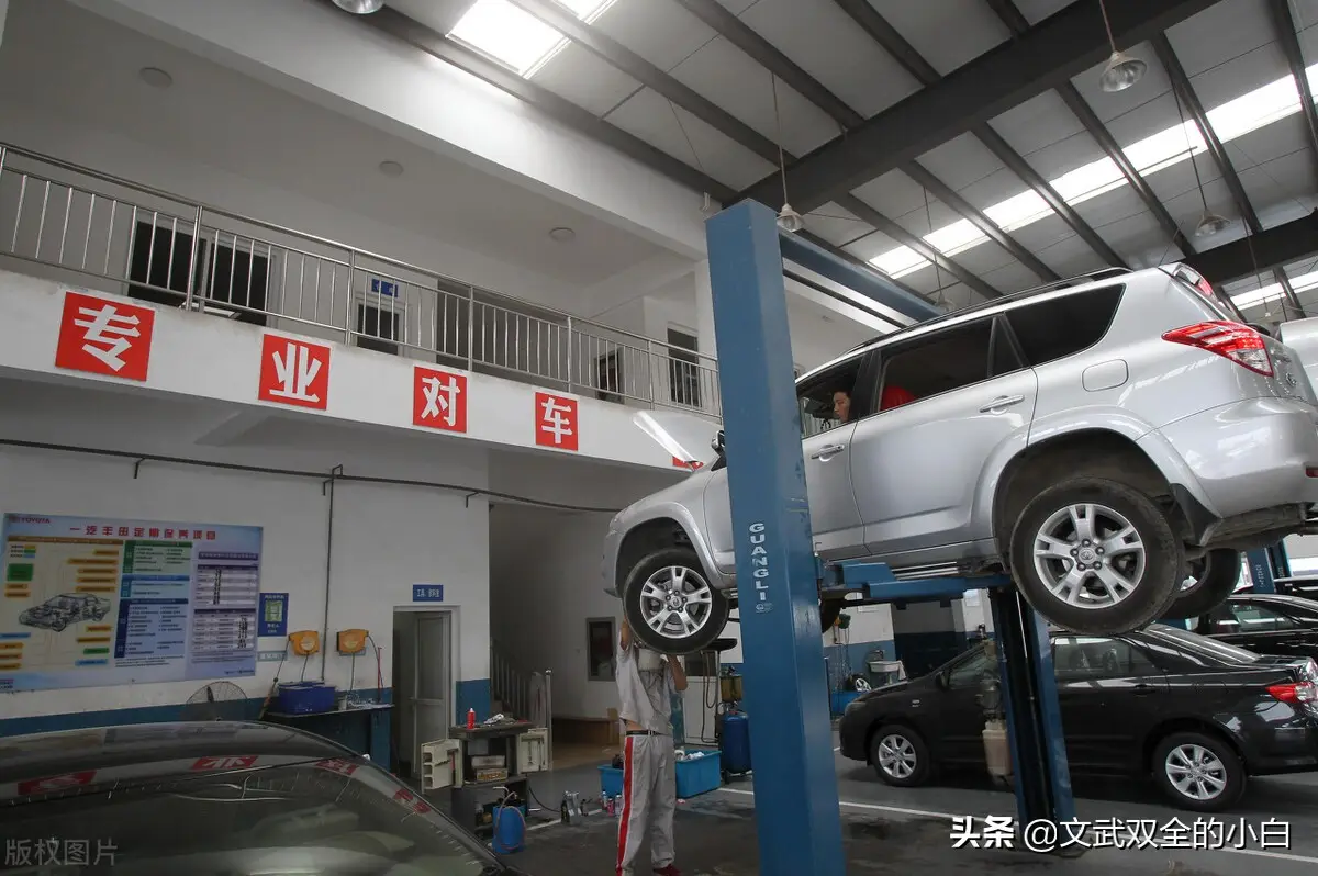 购车时，可以让4S店送这3件赠品，不仅实用还能解决后顾之忧