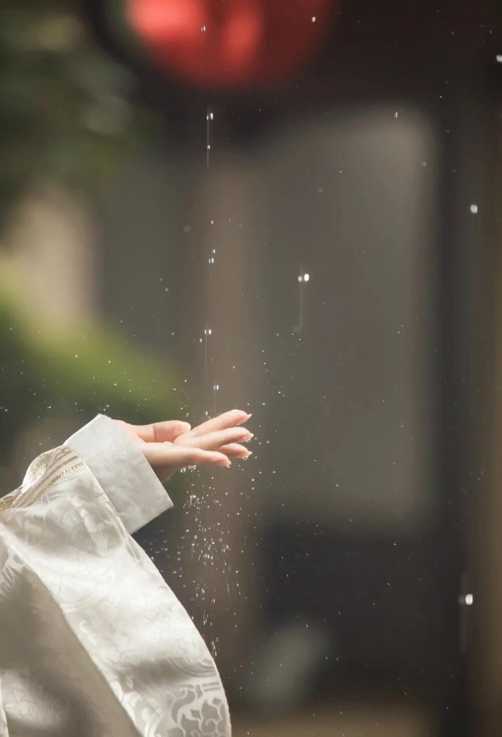 分行文字 ‖ 祈求这场大雨快点结束