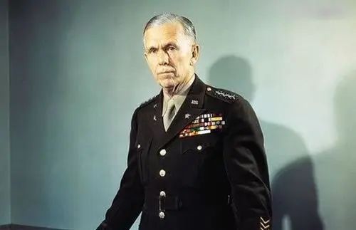 麦卡锡主义：一个游荡在美国上空的幽灵