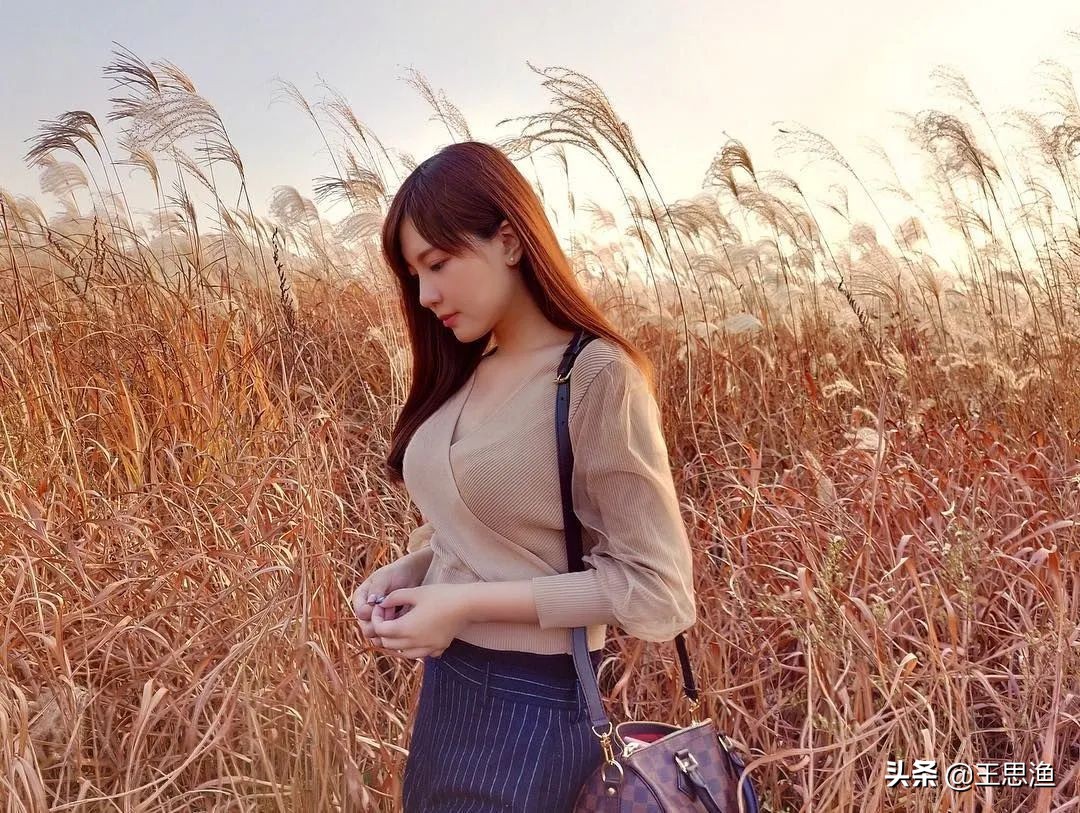 平时很老实的女孩子，突然反抗父母，像父母希望的那样生活的人有几个。