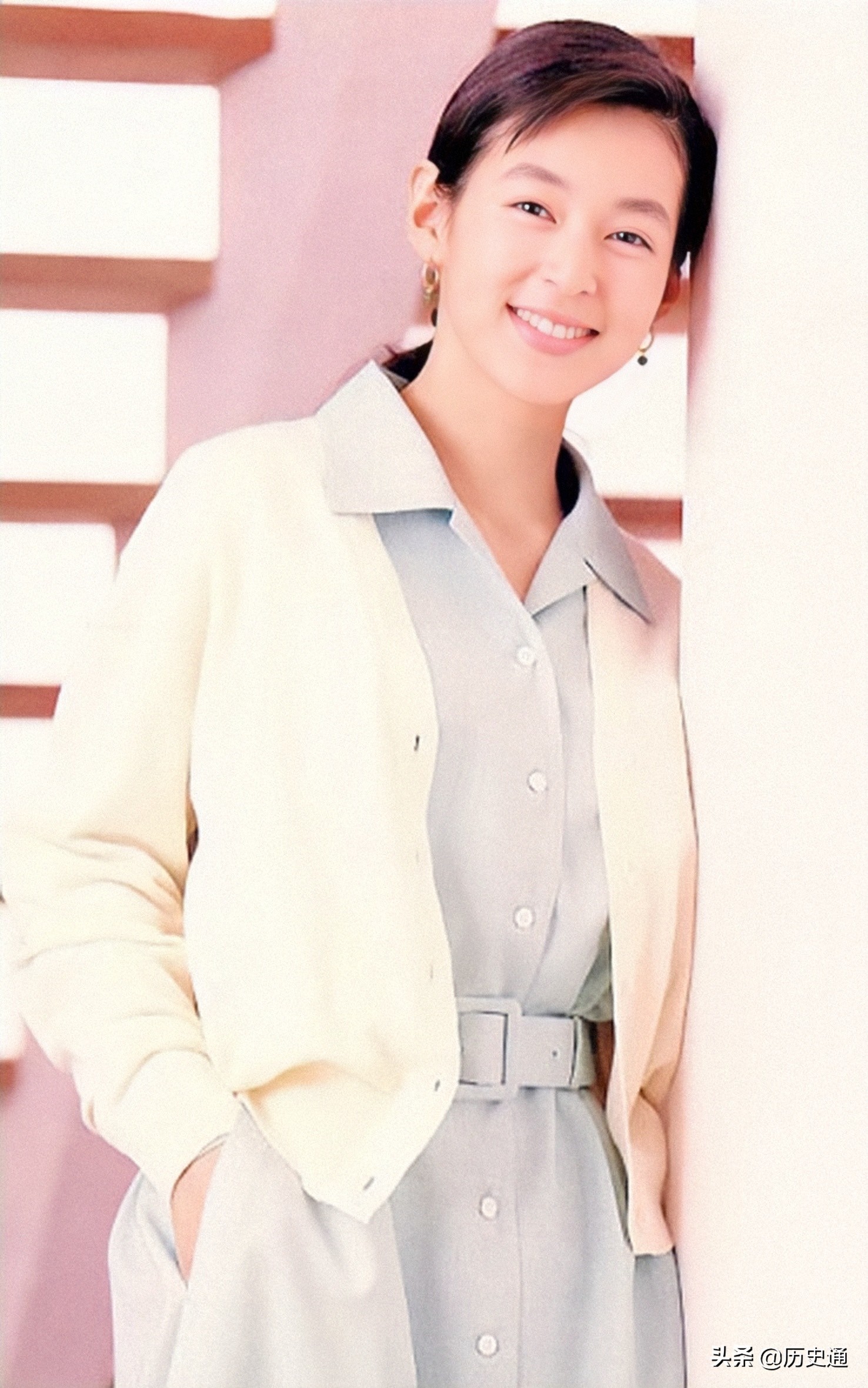 影坛女神情定幽默丑男，难获幸福，人到中年，告别过去，追求自我