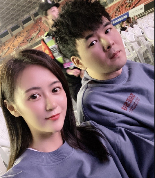 虎牙贱圣结婚现场（虎牙贱圣求婚全程视频）