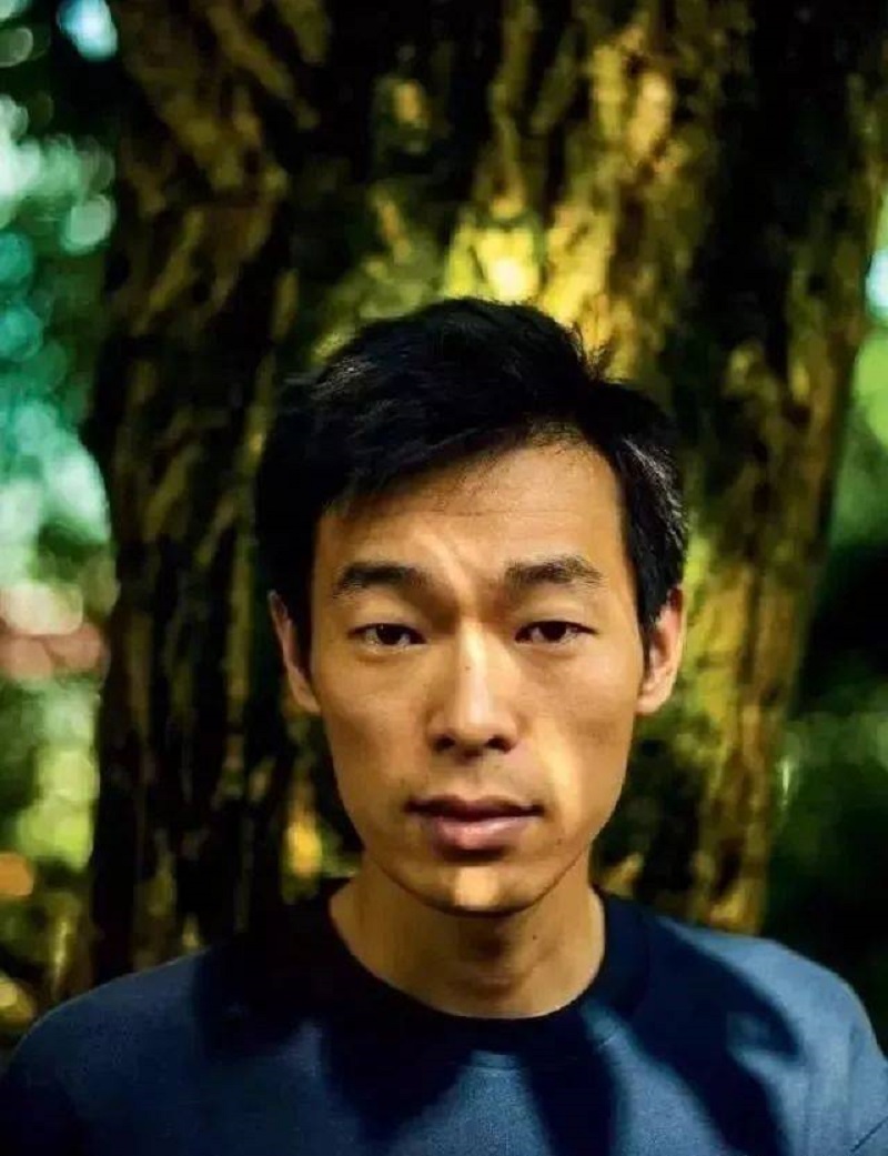 拒绝百万年薪，回国拿1450元工资的耶鲁海归秦玥飞，后来怎样了？