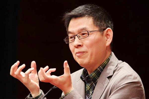 郦波发表了一首七绝，民间高手与其掐架，结果都败给了电脑写的诗